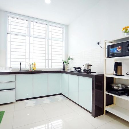 Desaru Ktv Mickey Theme By Joyfully 29M6 Villa Bandar Penawar Luaran gambar