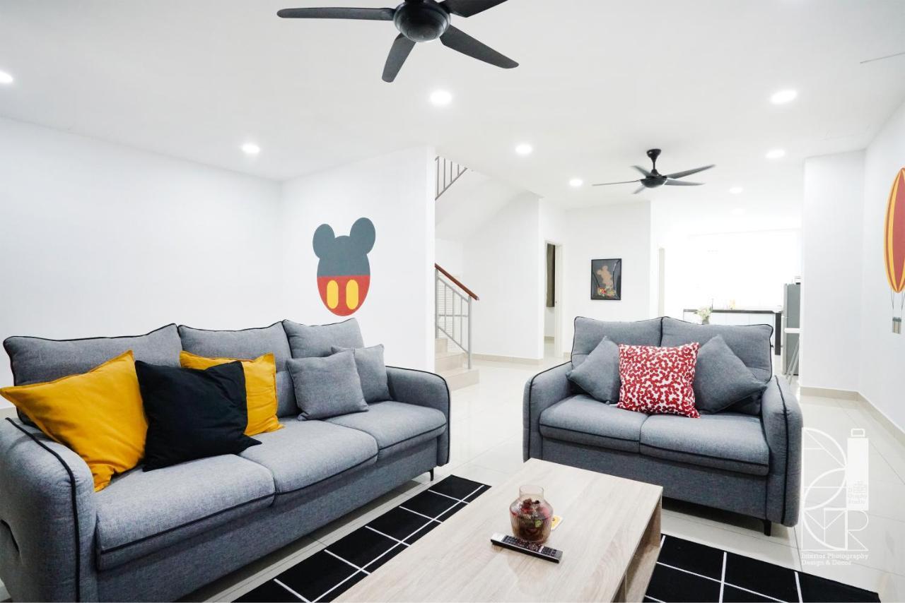 Desaru Ktv Mickey Theme By Joyfully 29M6 Villa Bandar Penawar Luaran gambar